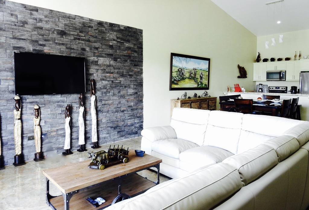 The Elephant Castle Beach Front Penthouse مانويل أنطونيو المظهر الخارجي الصورة